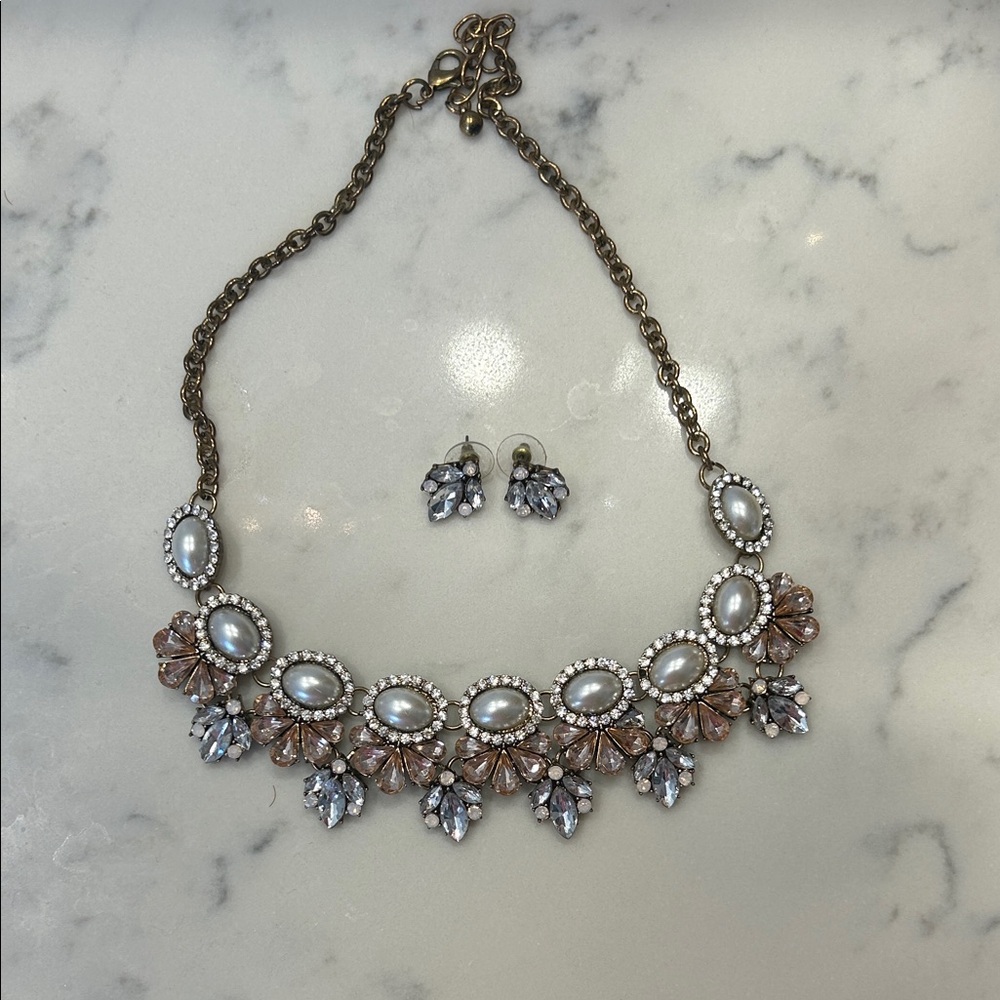 Elegant Pearl and Crystal Necklace Set